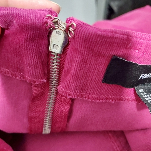 Forever 21 + Raspberry Pink Corduroy Mini Skirt in Size 2X - Picture 9 of 10